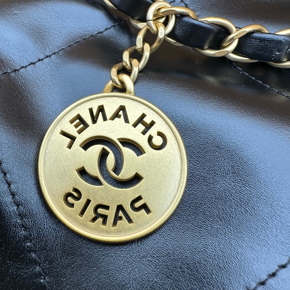 Chanel hobo bag authentic. Pre owned. - Picture 10 of 16